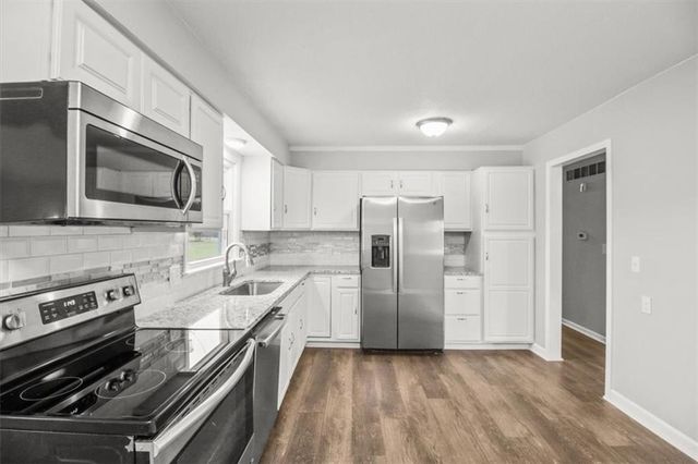 24307 S Rockhaven Road, Peculiar, MO 64078