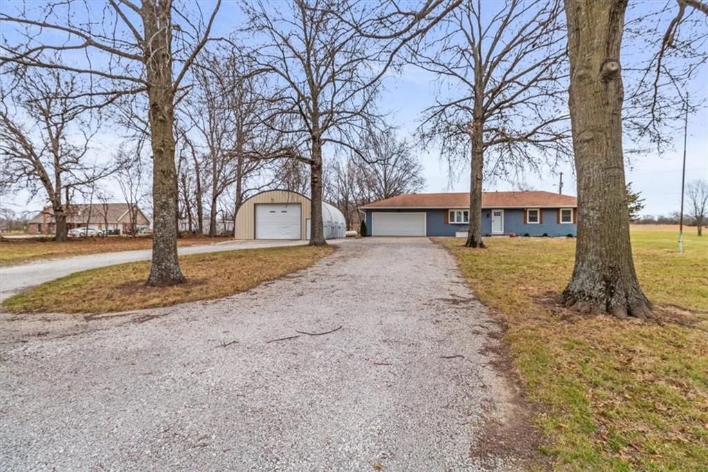 24307 S Rockhaven Road, Peculiar, MO 64078