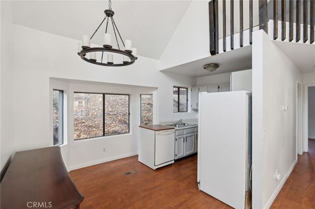 5866 Robin Oak Drive, Angelus Oaks, CA 92305