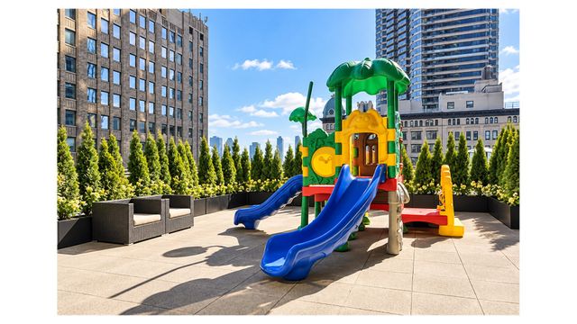 330 E 38th St Apt 9P, New York City, NY 10016