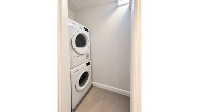 330 E 38th St Apt 9P, New York City, NY 10016