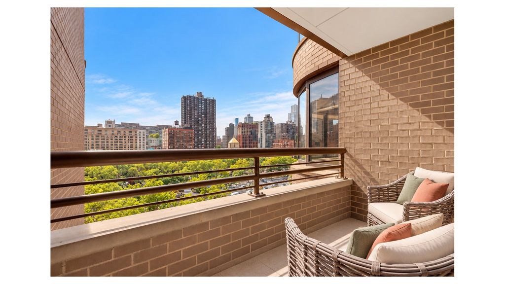330 E 38th St Apt 9P, New York City, NY 10016