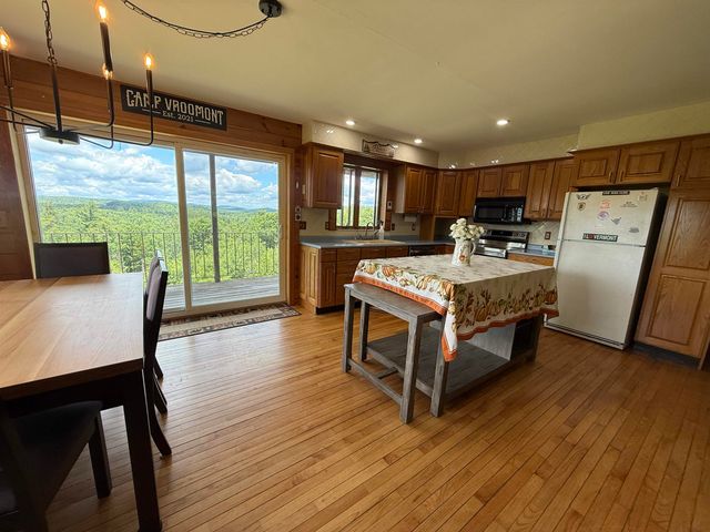 216 Ghastly Job Way, Wilmington, VT 05363