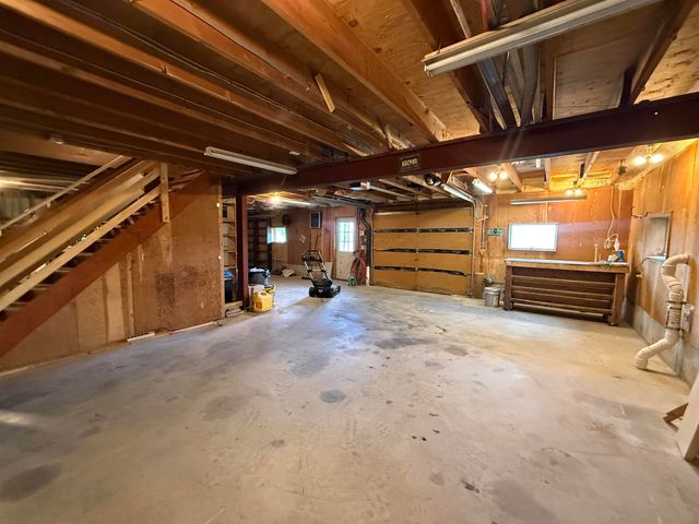 216 Ghastly Job Way, Wilmington, VT 05363