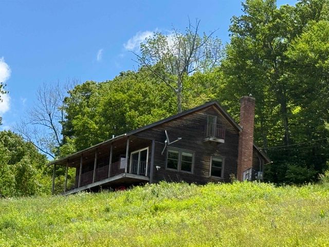 216 Ghastly Job Way, Wilmington, VT 05363