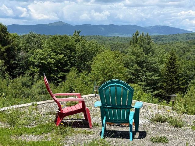 216 Ghastly Job Way, Wilmington, VT 05363