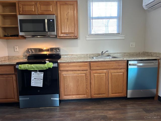 6 Chalmers Court, Greenhills, OH 45218