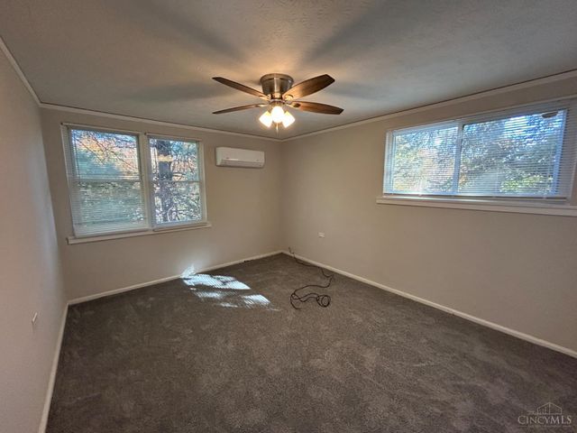 6 Chalmers Court, Greenhills, OH 45218