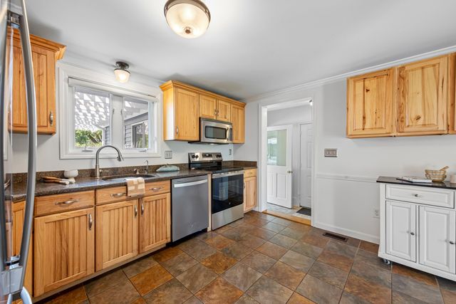 2 Sanborn Road, Hampton Falls, NH 03844