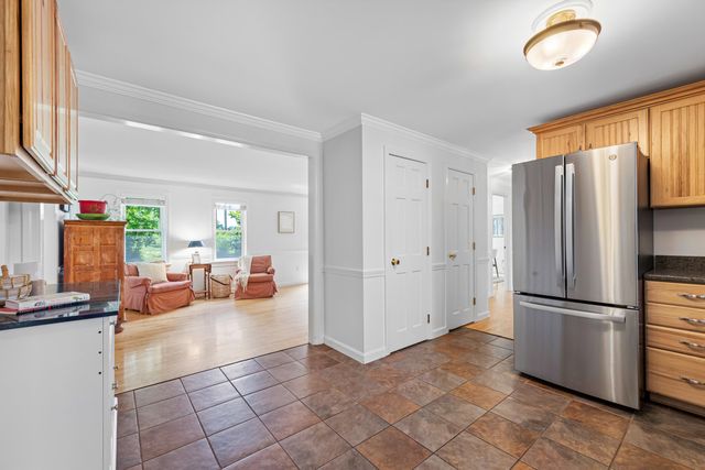 2 Sanborn Road, Hampton Falls, NH 03844