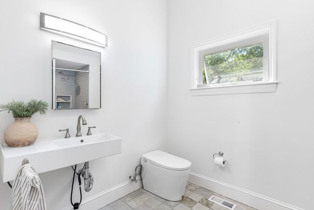 2 Sanborn Road, Hampton Falls, NH 03844