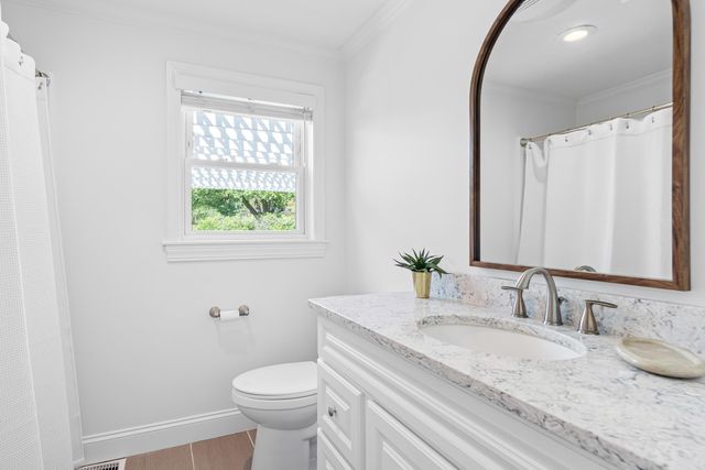 2 Sanborn Road, Hampton Falls, NH 03844