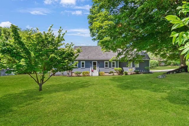 2 Sanborn Road, Hampton Falls, NH 03844