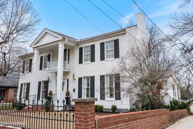 340 E College Avenue, Holly Springs, MS 38635