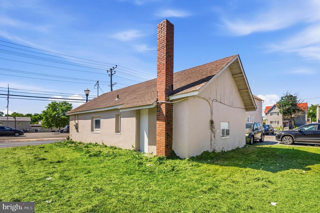 Image 28 of property listing at 201 MAIN ST, Laurel, MD 20707