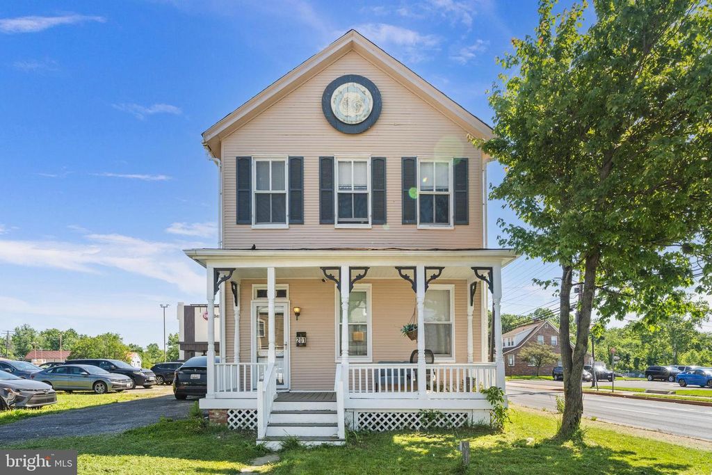 Image 3 of property listing at 201 MAIN ST, Laurel, MD 20707