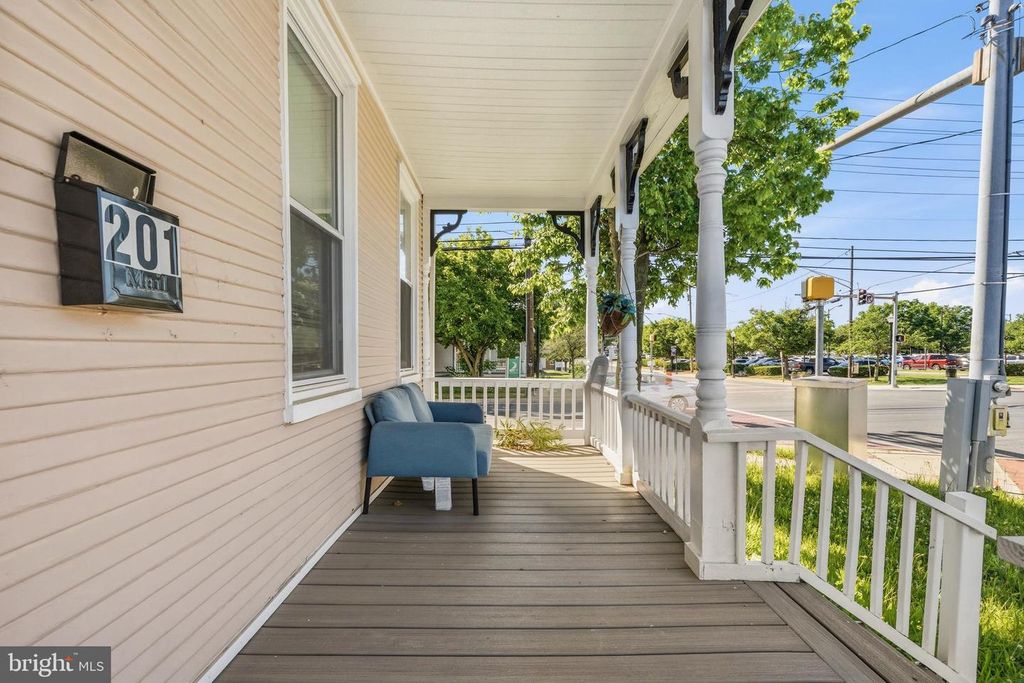 Image 4 of property listing at 201 MAIN ST, Laurel, MD 20707