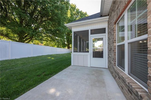 438 Fernwood Drive, Yadkinville, NC 27055