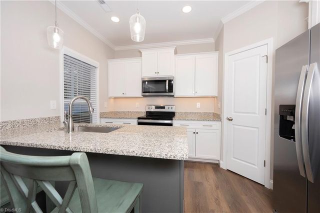 438 Fernwood Drive, Yadkinville, NC 27055