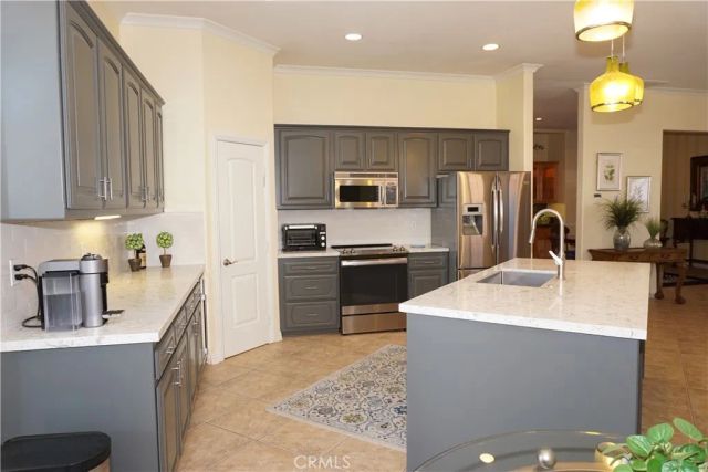 22142 Hoofbeat, Canyon Lake, CA 92587