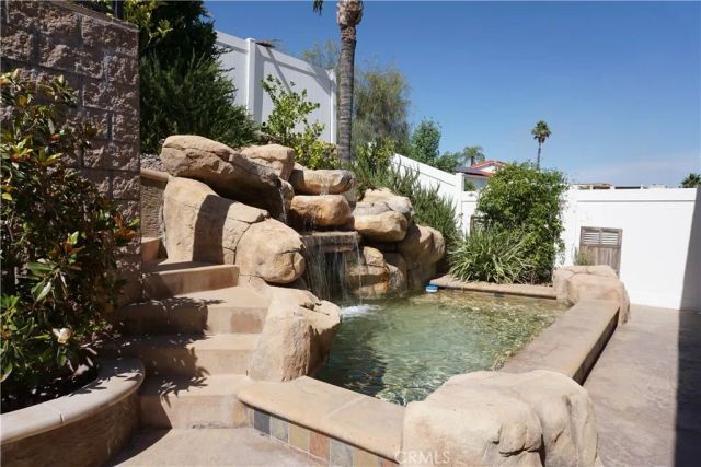 22142 Hoofbeat, Canyon Lake, CA 92587