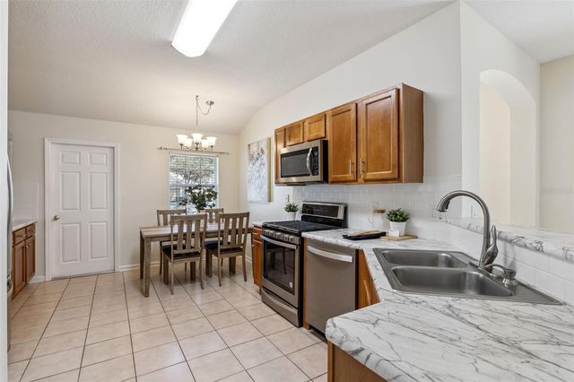 307 STONINGTON WAY, Deland, FL 32724