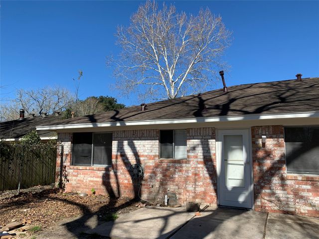 13611 Elm Court, Sugar Land, TX 77498