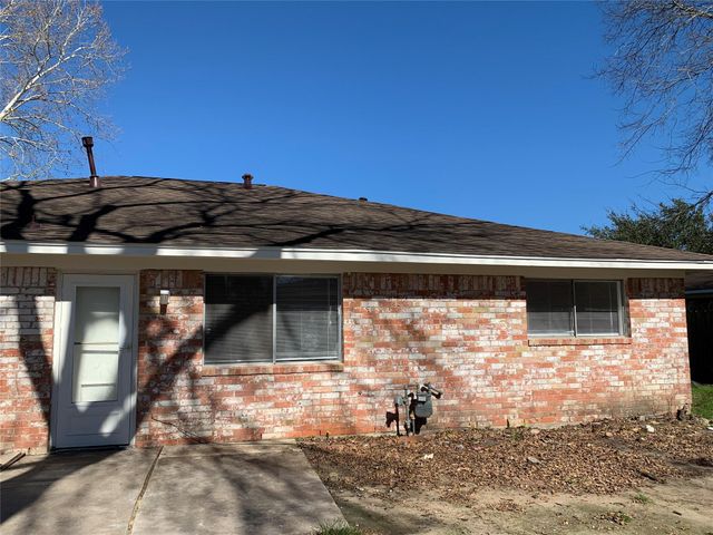 13611 Elm Court, Sugar Land, TX 77498