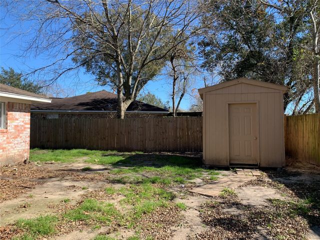 13611 Elm Court, Sugar Land, TX 77498