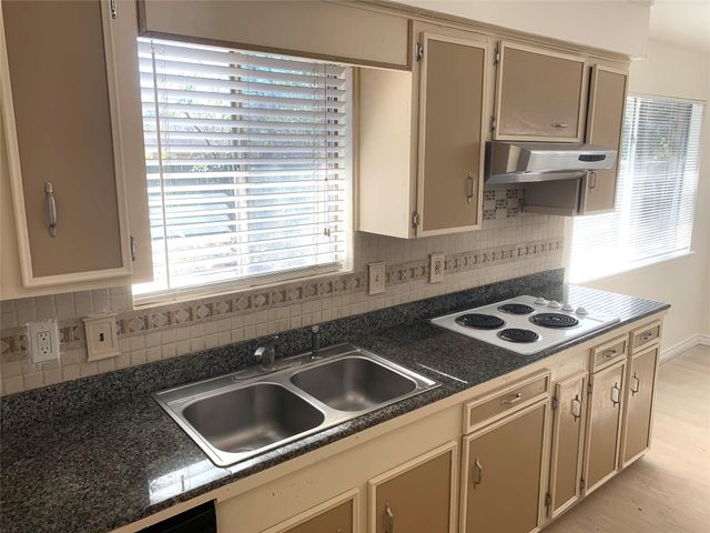 13611 Elm Court, Sugar Land, TX 77498