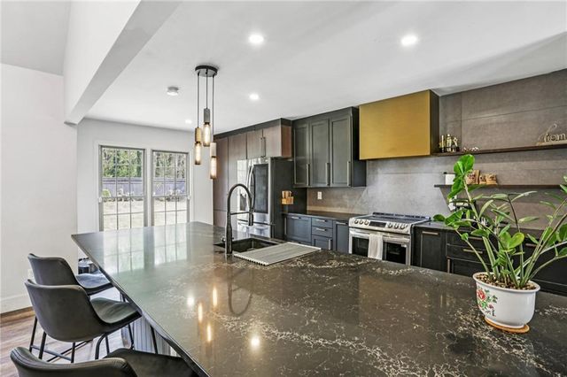 4368 Oakleaf Cove, Decatur, GA 30034