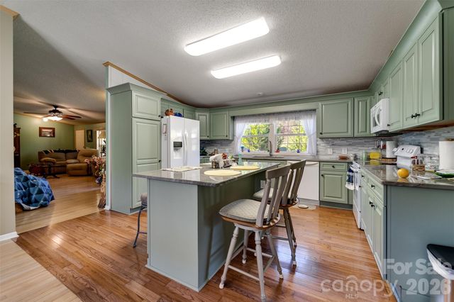 7581 Hwy 441 Highway S, Sylva, NC 28779