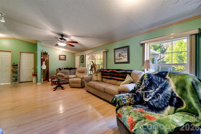 7581 Hwy 441 Highway S, Sylva, NC 28779