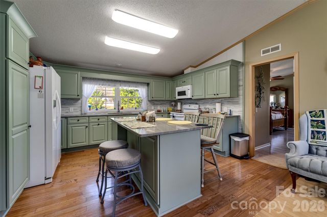 7581 Hwy 441 Highway S, Sylva, NC 28779