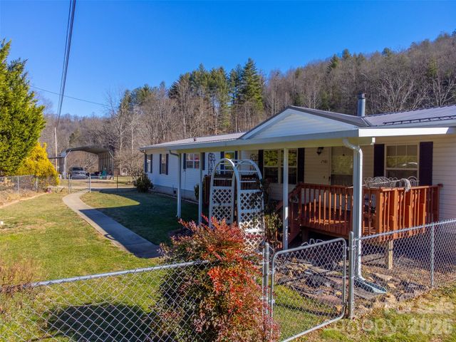 7581 Hwy 441 Highway S, Sylva, NC 28779