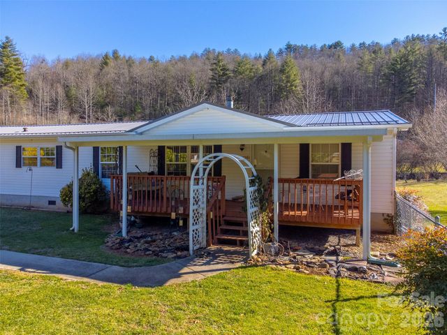 7581 Hwy 441 Highway S, Sylva, NC 28779