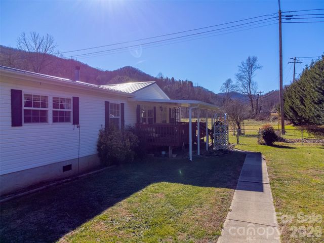7581 Hwy 441 Highway S, Sylva, NC 28779