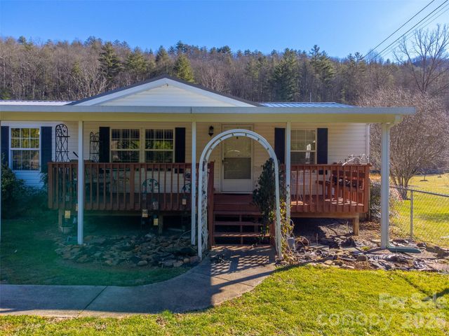 7581 Hwy 441 Highway S, Sylva, NC 28779