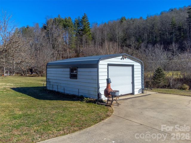 7581 Hwy 441 Highway S, Sylva, NC 28779