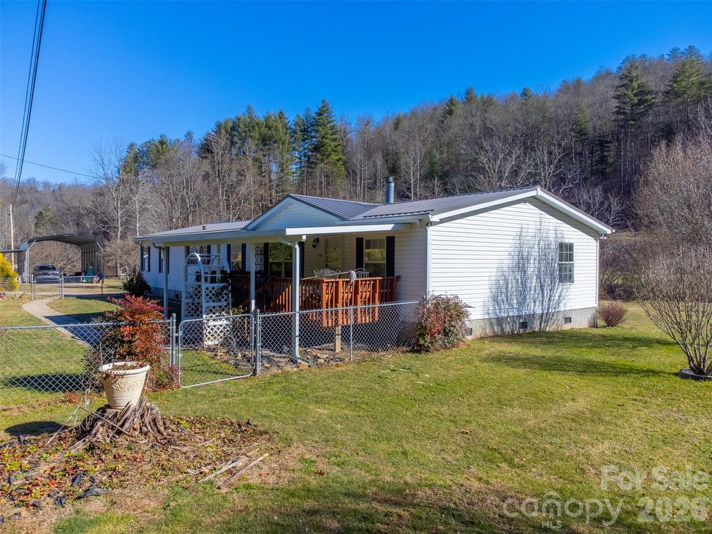 7581 Hwy 441 Highway S, Sylva, NC 28779