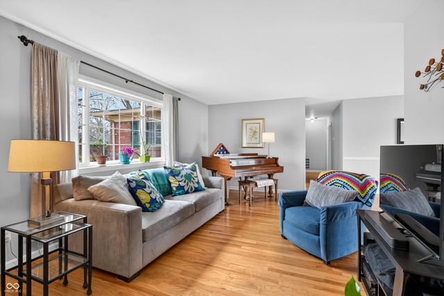 1010 Driftwood Avenue, Columbus, IN 47203