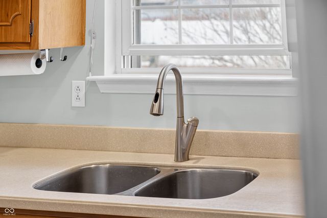 1010 Driftwood Avenue, Columbus, IN 47203