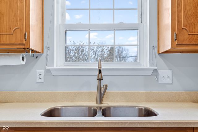 1010 Driftwood Avenue, Columbus, IN 47203