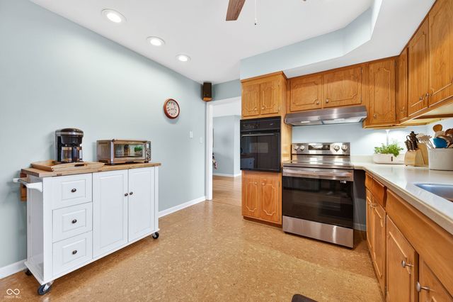 1010 Driftwood Avenue, Columbus, IN 47203