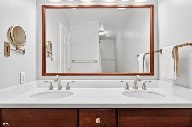 1010 Driftwood Avenue, Columbus, IN 47203