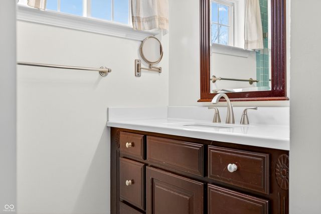 1010 Driftwood Avenue, Columbus, IN 47203