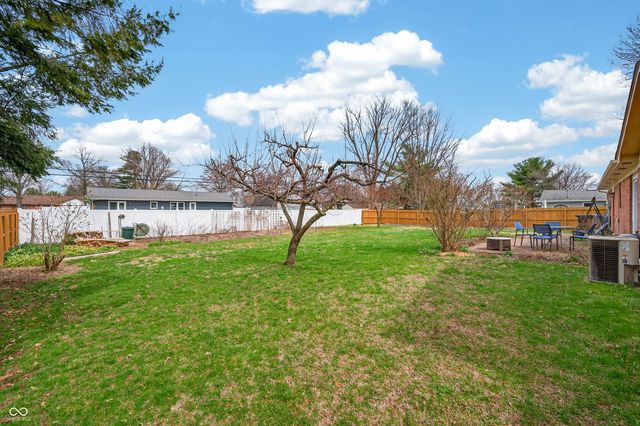 1010 Driftwood Avenue, Columbus, IN 47203