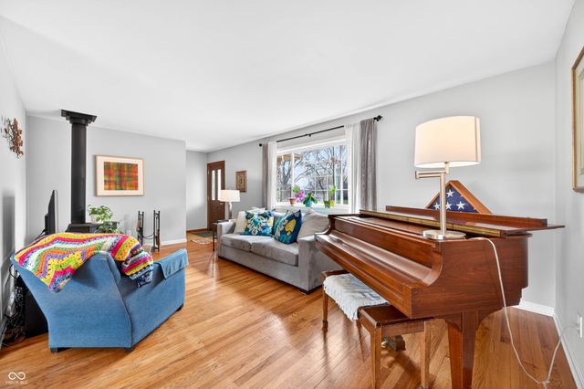 1010 Driftwood Avenue, Columbus, IN 47203