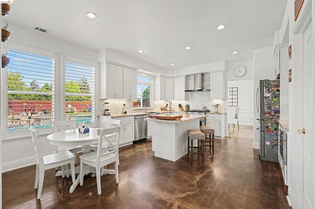 2752 Placer Dr, Oakley, CA 94561