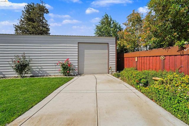 2752 Placer Dr, Oakley, CA 94561